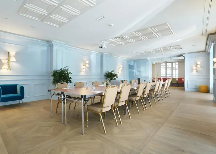 Hotel Du Cheval Blanc - Paris Marne La Vallee