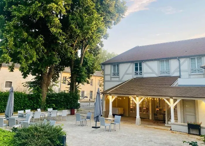 Hotel Du Cheval Blanc - Paris Marne La Vallee