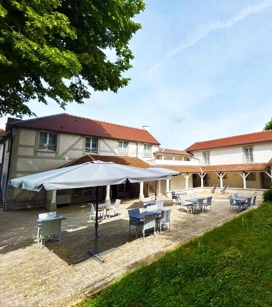 Hotel Du Cheval Blanc - Paris Marne La Vallee 4*