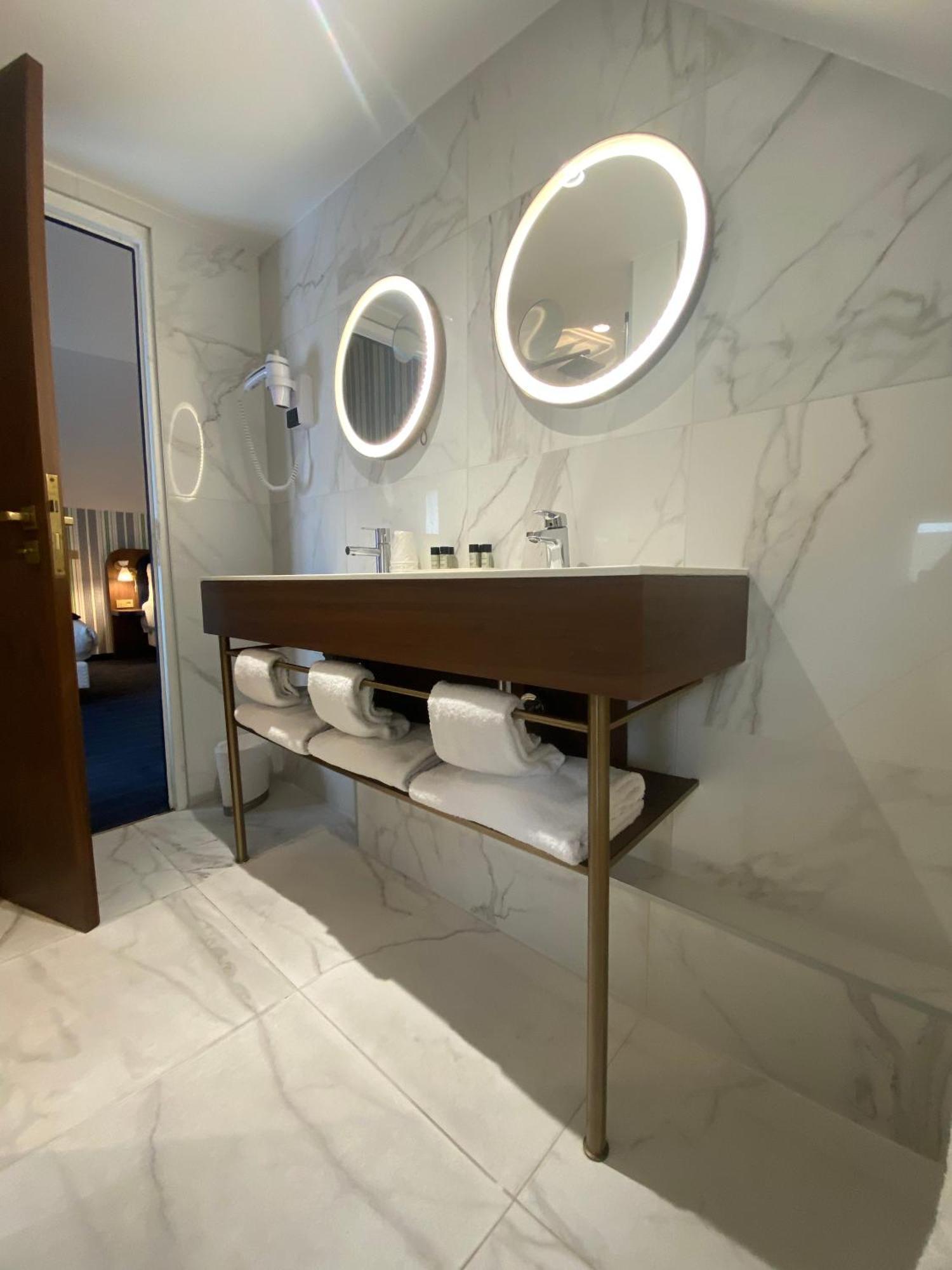 Hotel Du Cheval Blanc - Paris Marne La Vallee