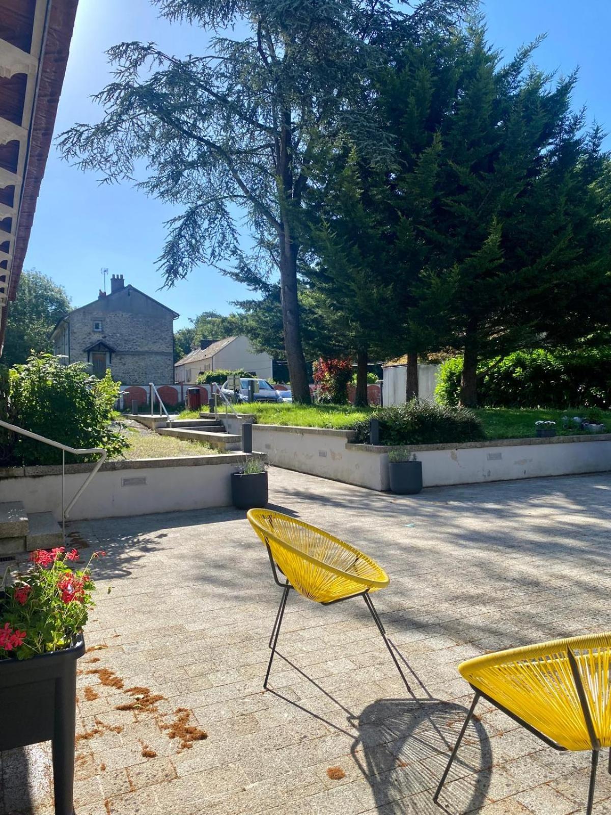 Hotel Du Cheval Blanc - Paris Marne La Vallee 4*