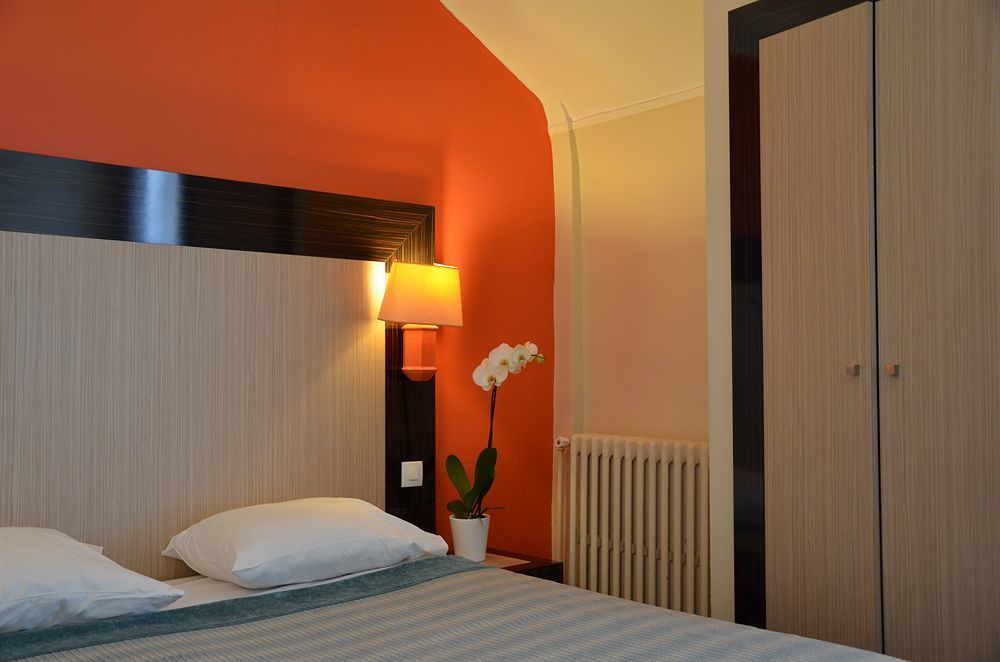 Hotel Du Cheval Blanc - Paris Marne La Vallee 4*